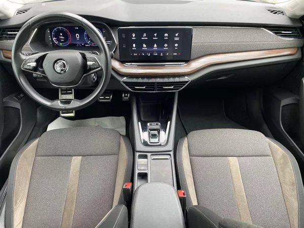 Škoda Octavia Combi 2.0 TDI DSG Scout - foto 5