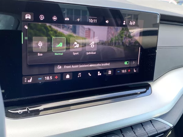 Škoda Octavia 1.5 TSI Selection - foto 16