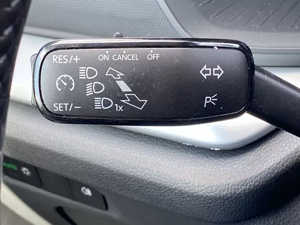 Škoda Octavia 1.5 TSI Selection - foto 27