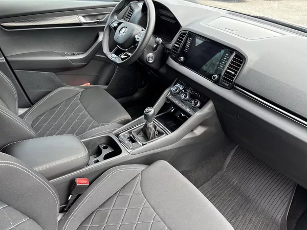 Škoda Karoq 1.5 TSI Sportline - foto 10
