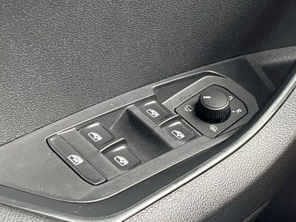 Škoda Karoq 1.5 TSI Sportline - foto 18