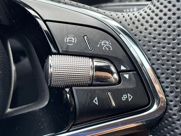 Škoda Karoq 1.5 TSI Sportline - foto 21