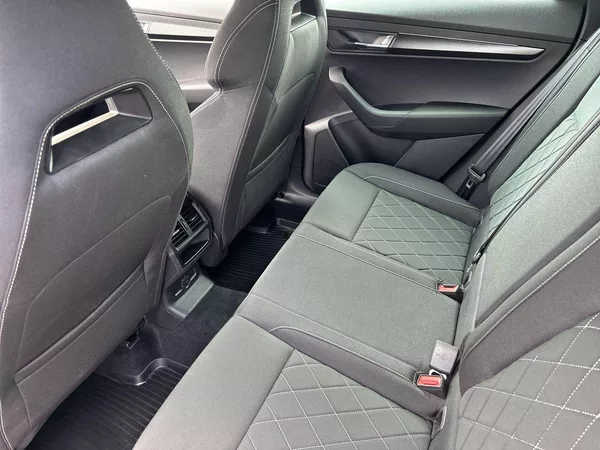 Škoda Karoq 1.5 TSI Sportline - foto 9