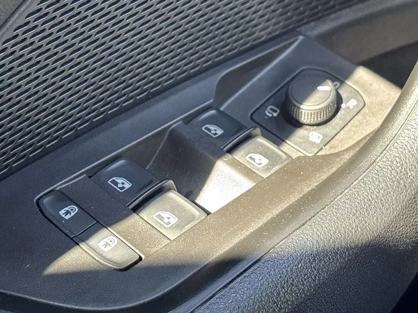 Škoda Octavia Combi 2.0 TDI 4x4 DSG Scout - foto 17