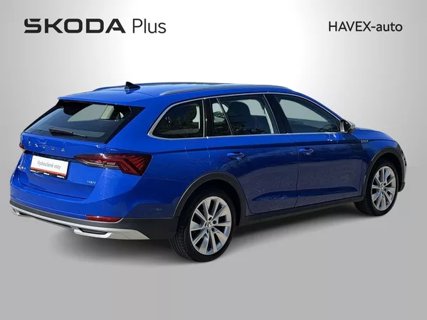 Škoda Octavia Combi 2.0 TDI 4x4 DSG Scout - foto 2