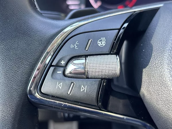 Škoda Octavia Combi 2.0 TDI 4x4 DSG Scout - foto 20