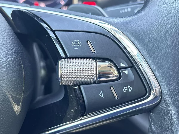 Škoda Octavia Combi 2.0 TDI 4x4 DSG Scout - foto 21