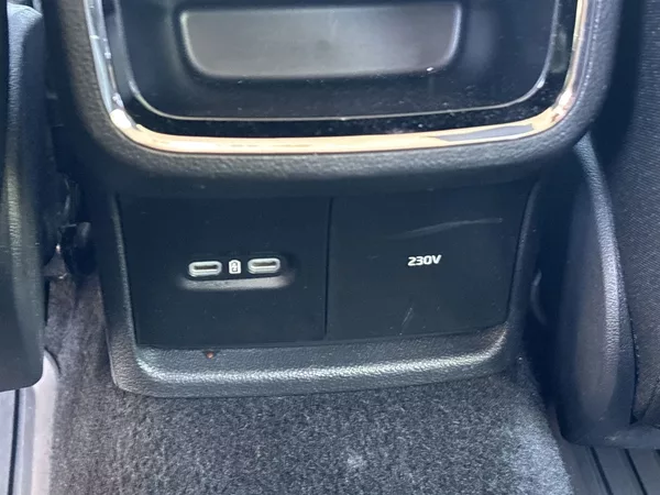 Škoda Octavia Combi 2.0 TDI 4x4 DSG Scout - foto 27