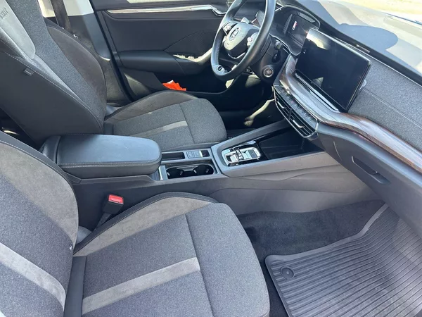 Škoda Octavia Combi 2.0 TDI 4x4 DSG Scout - foto 9