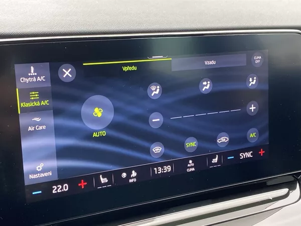 Škoda Octavia Combi 2.0 TDI 4x4 DSG Style+ - foto 14