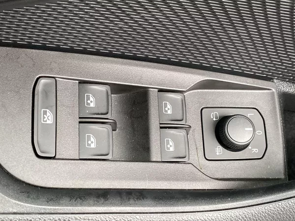 Škoda Octavia Combi 2.0 TDI 4x4 DSG Style+ - foto 17