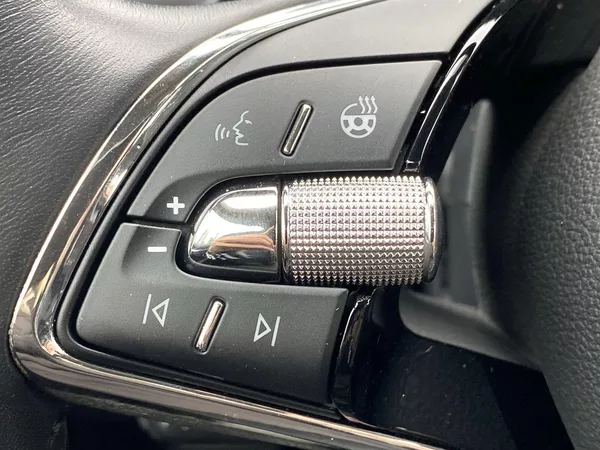 Škoda Octavia Combi 2.0 TDI 4x4 DSG Style+ - foto 19