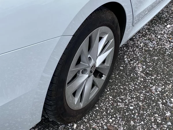 Škoda Octavia Combi 2.0 TDI 4x4 DSG Style+ - foto 32