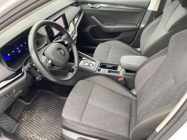 Škoda Octavia Combi 2.0 TDI 4x4 DSG Style+ - foto 7