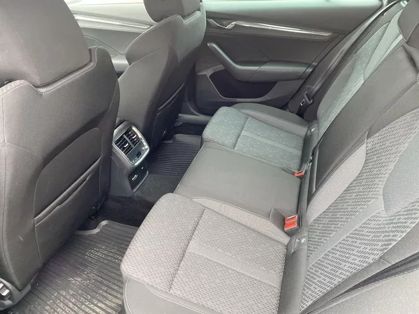 Škoda Octavia Combi 2.0 TDI 4x4 DSG Style+ - foto 8