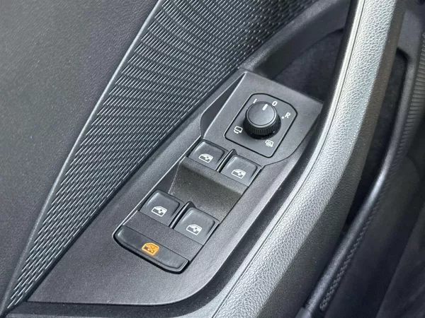 Škoda Octavia Combi 2.0 TDI DSG Style - foto 17