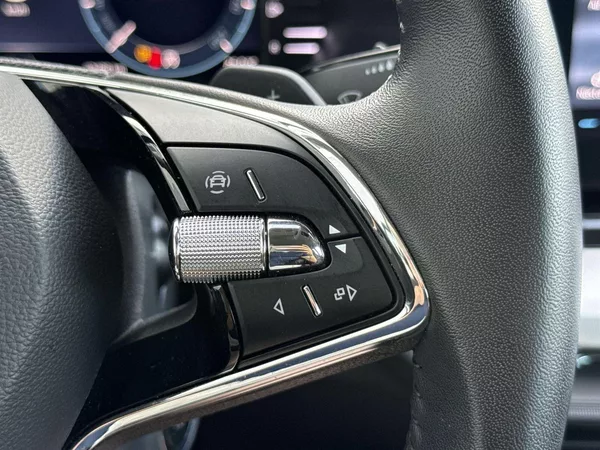 Škoda Octavia Combi 2.0 TDI DSG Style - foto 21