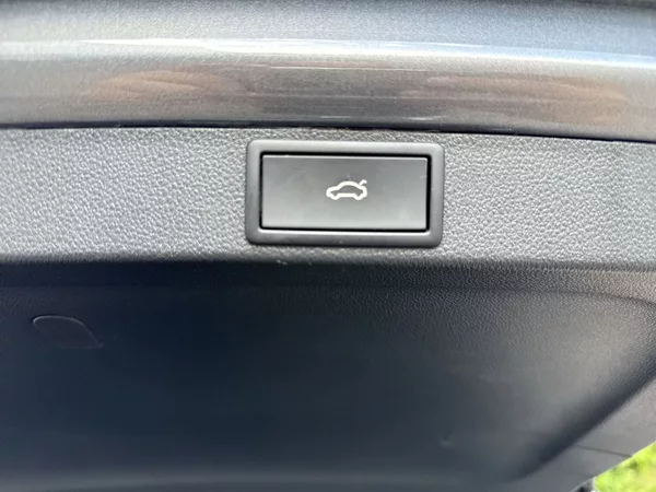 Škoda Octavia Combi 2.0 TDI DSG Style - foto 28