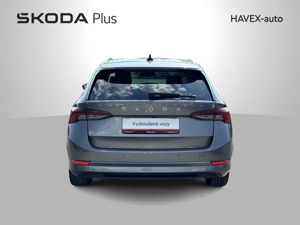 Škoda Octavia Combi 2.0 TDI DSG Style - foto 32
