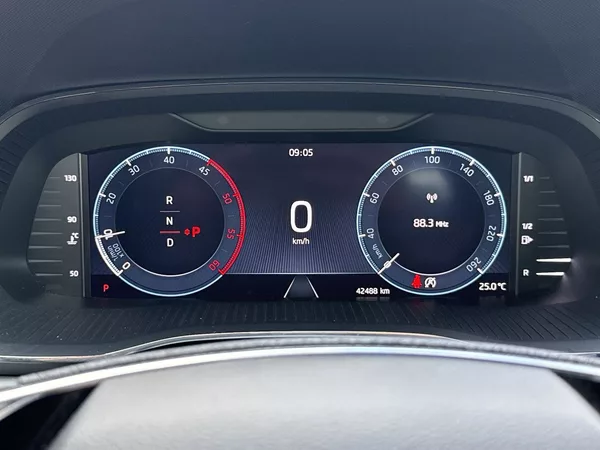 Škoda Octavia Combi 2.0 TDI DSG Style - foto 6