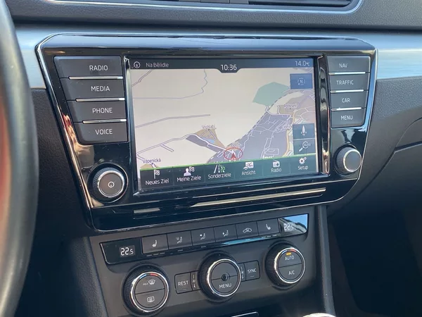 Škoda Superb Combi 2.0 TDI 4x4 Ambition - foto 12