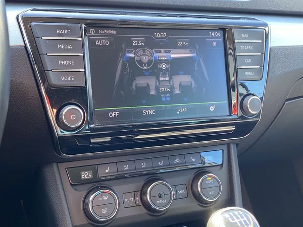 Škoda Superb Combi 2.0 TDI 4x4 Ambition - foto 14