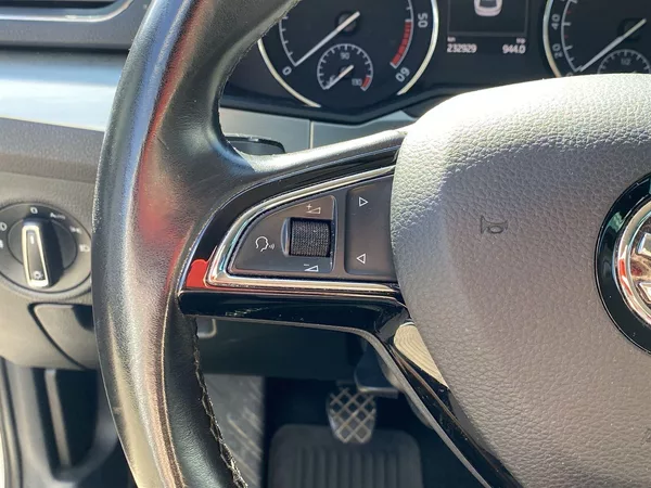 Škoda Superb Combi 2.0 TDI 4x4 Ambition - foto 17