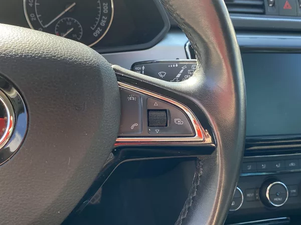 Škoda Superb Combi 2.0 TDI 4x4 Ambition - foto 18