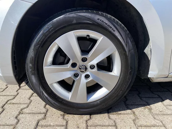 Škoda Superb Combi 2.0 TDI 4x4 Ambition - foto 26