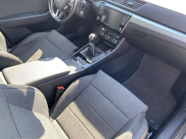 Škoda Superb Combi 2.0 TDI 4x4 Ambition - foto 8