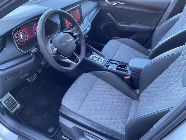 Škoda Octavia Combi 1.5 TSI M-HEV DSG Sportl - foto 6