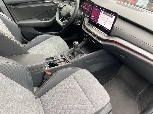 Škoda Octavia Combi 1.5 TSI SportLine - foto 11