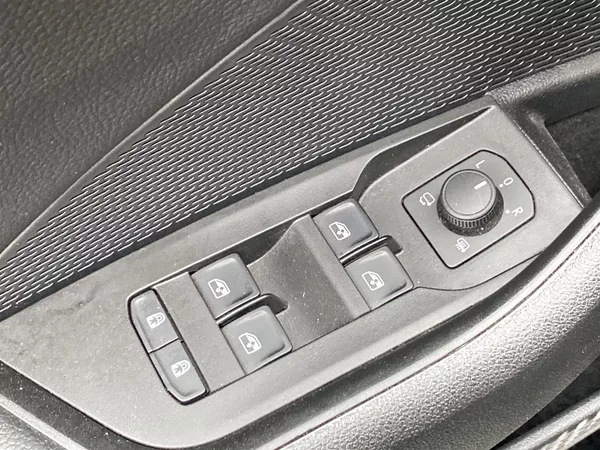 Škoda Octavia Combi 1.5 TSI SportLine - foto 23