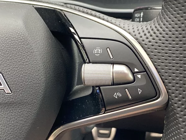 Škoda Octavia Combi 1.5 TSI SportLine - foto 28