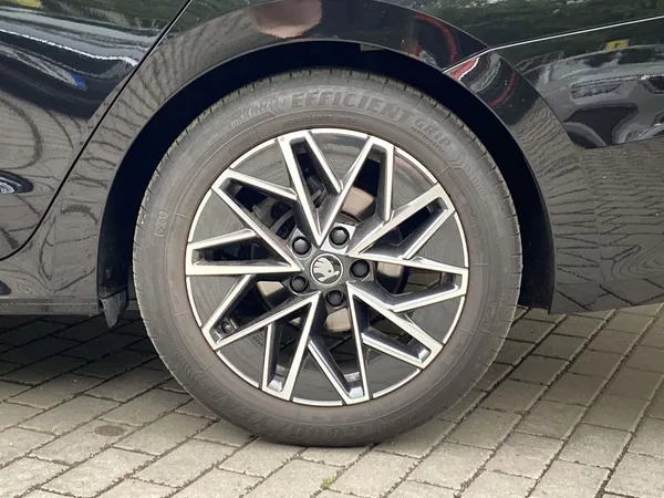 Škoda Octavia Combi 1.5 TSI SportLine - foto 35