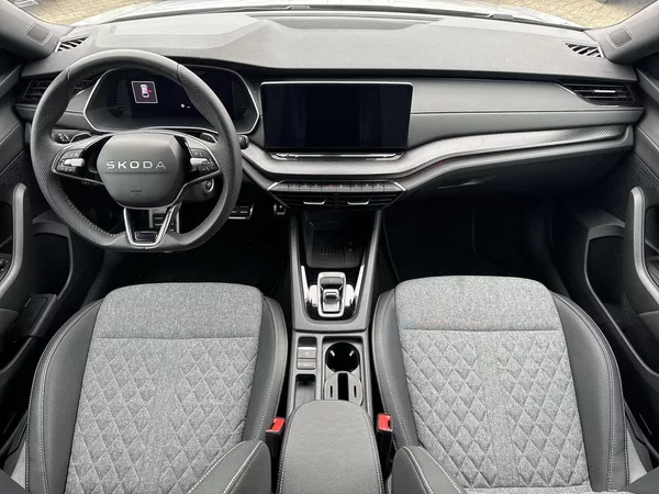 Škoda Octavia Combi 1.5 TSI M-HEV DSG Sportl - foto 5