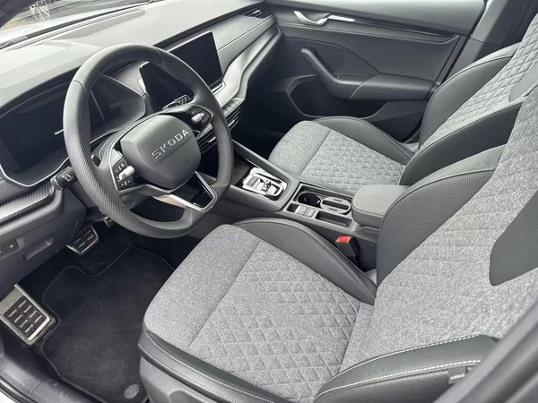 Škoda Octavia Combi 1.5 TSI M-HEV DSG Sportl - foto 7