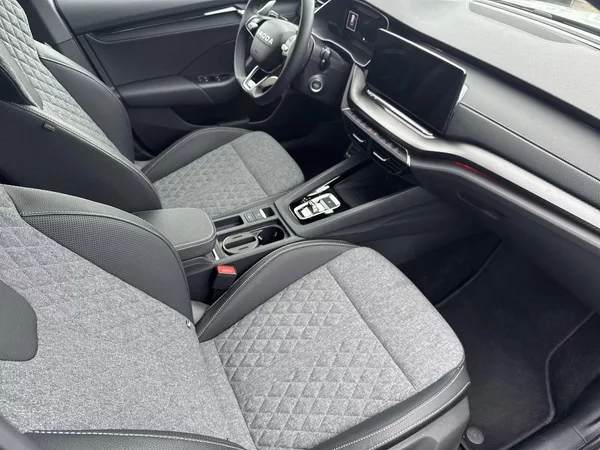 Škoda Octavia Combi 1.5 TSI M-HEV DSG Sportl - foto 9