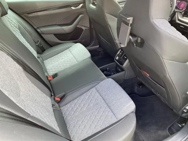 Škoda Octavia Combi 1.5 TSI M-HEV DSG Sportl - foto 8