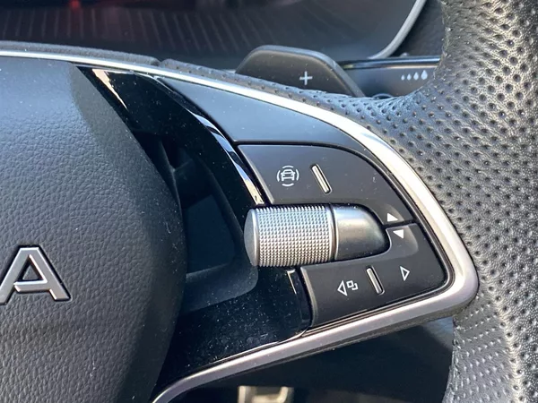 Škoda Octavia 1.5 TSI DSG SportLine - foto 24