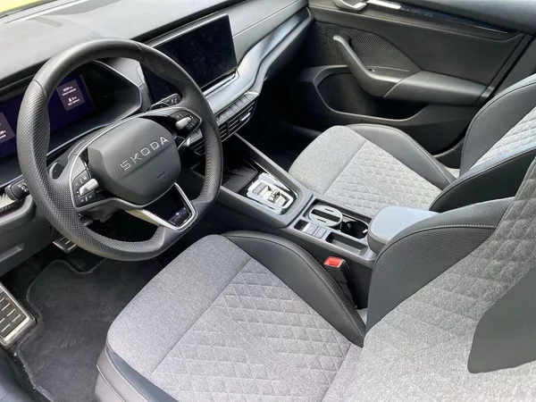 Škoda Octavia 1.5 TSI DSG SportLine - foto 8