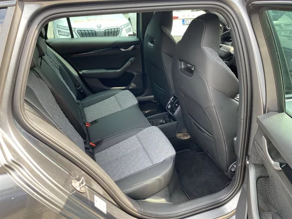 Škoda Octavia Combi 2.0 TSI 4x4 DSG SportLin - foto 10