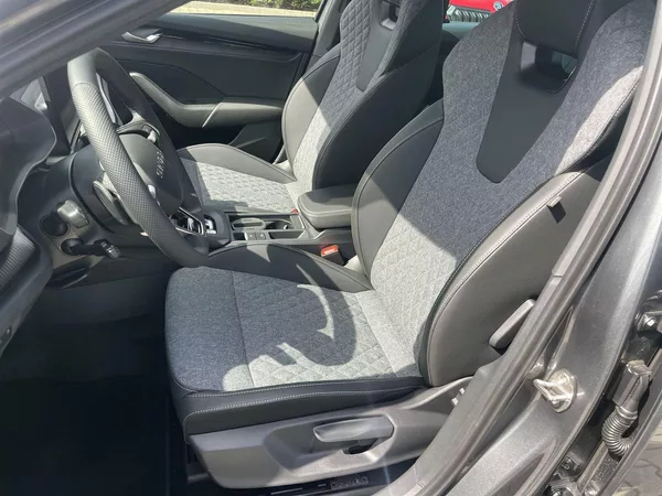 Škoda Octavia 1,5 TSI DSG Sportline - foto 10