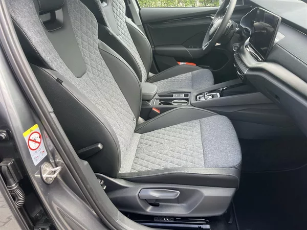 Škoda Octavia 1,5 TSI DSG Sportline - foto 12