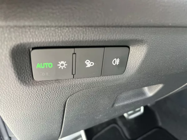 Škoda Octavia 1,5 TSI DSG Sportline - foto 19