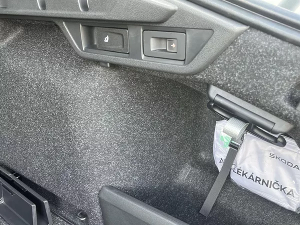 Škoda Octavia 1,5 TSI DSG Sportline - foto 26