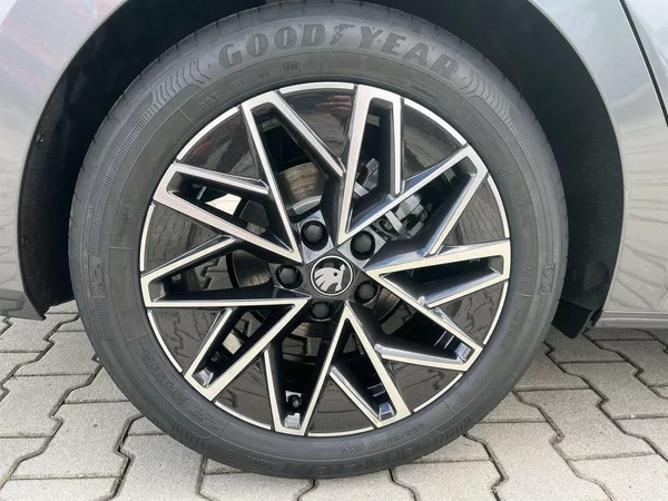 Škoda Octavia 1,5 TSI DSG Sportline - foto 29