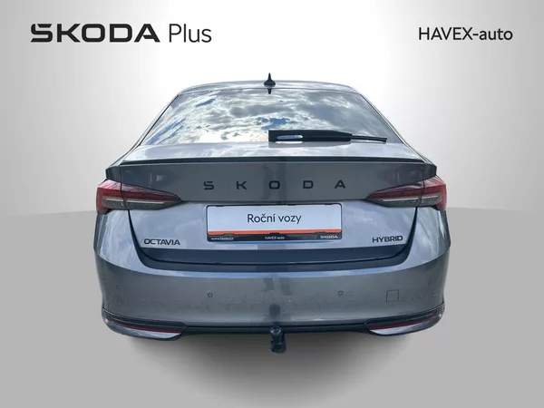 Škoda Octavia 1,5 TSI DSG Sportline - foto 6