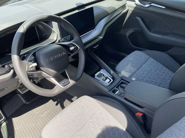 Škoda Octavia Combi 2,0 TDI 110 kW DSG Sport - foto 6