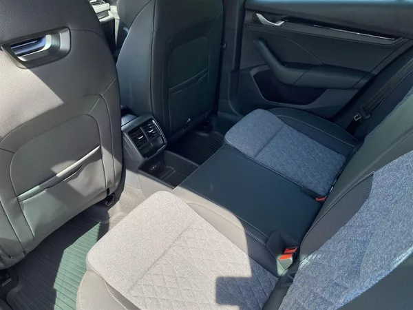 Škoda Octavia Combi 2,0 TDI 110 kW DSG Sport - foto 7